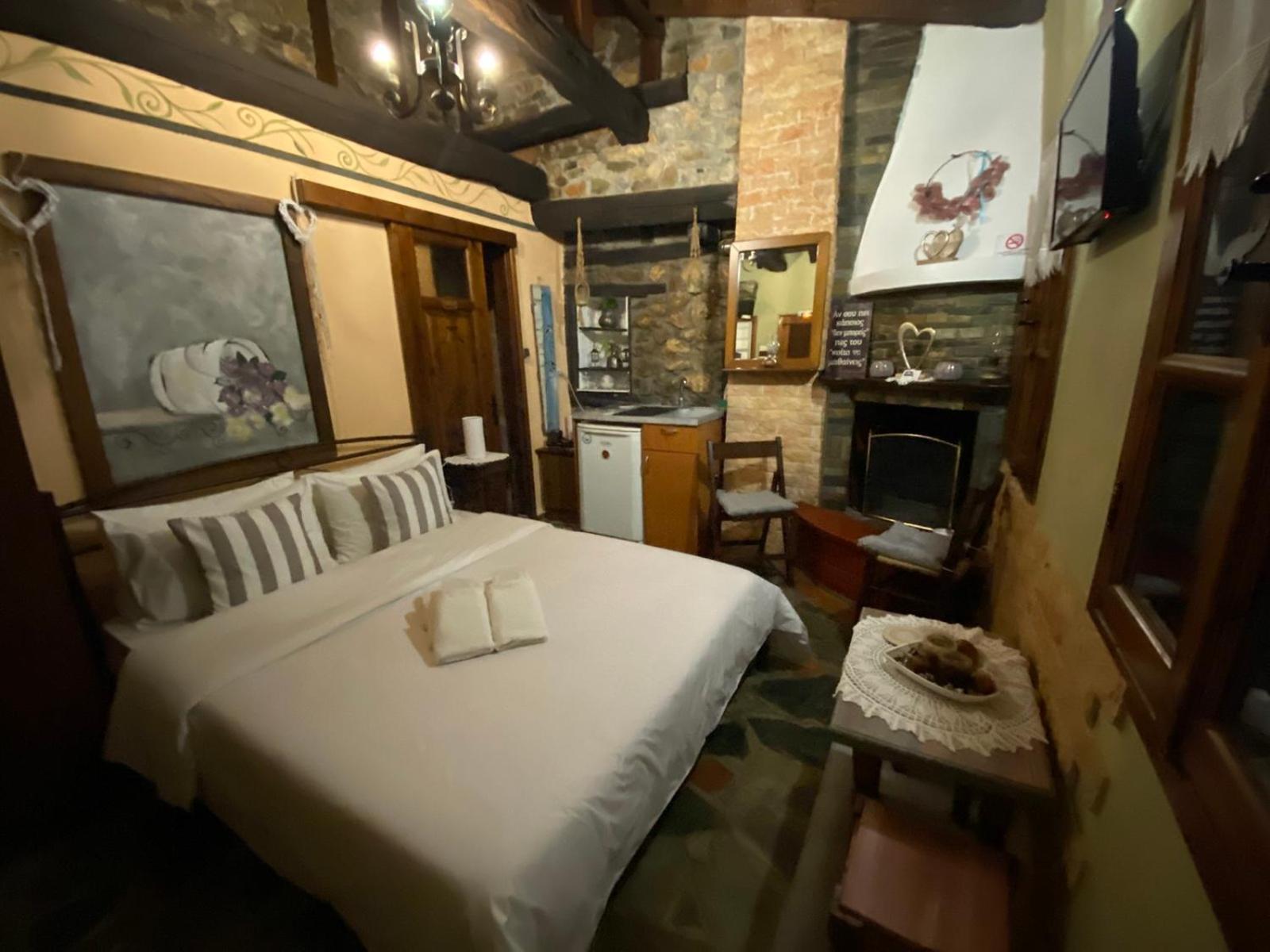 Traditional Guesthouse Erato Palaios Panteleimonas Exterior photo