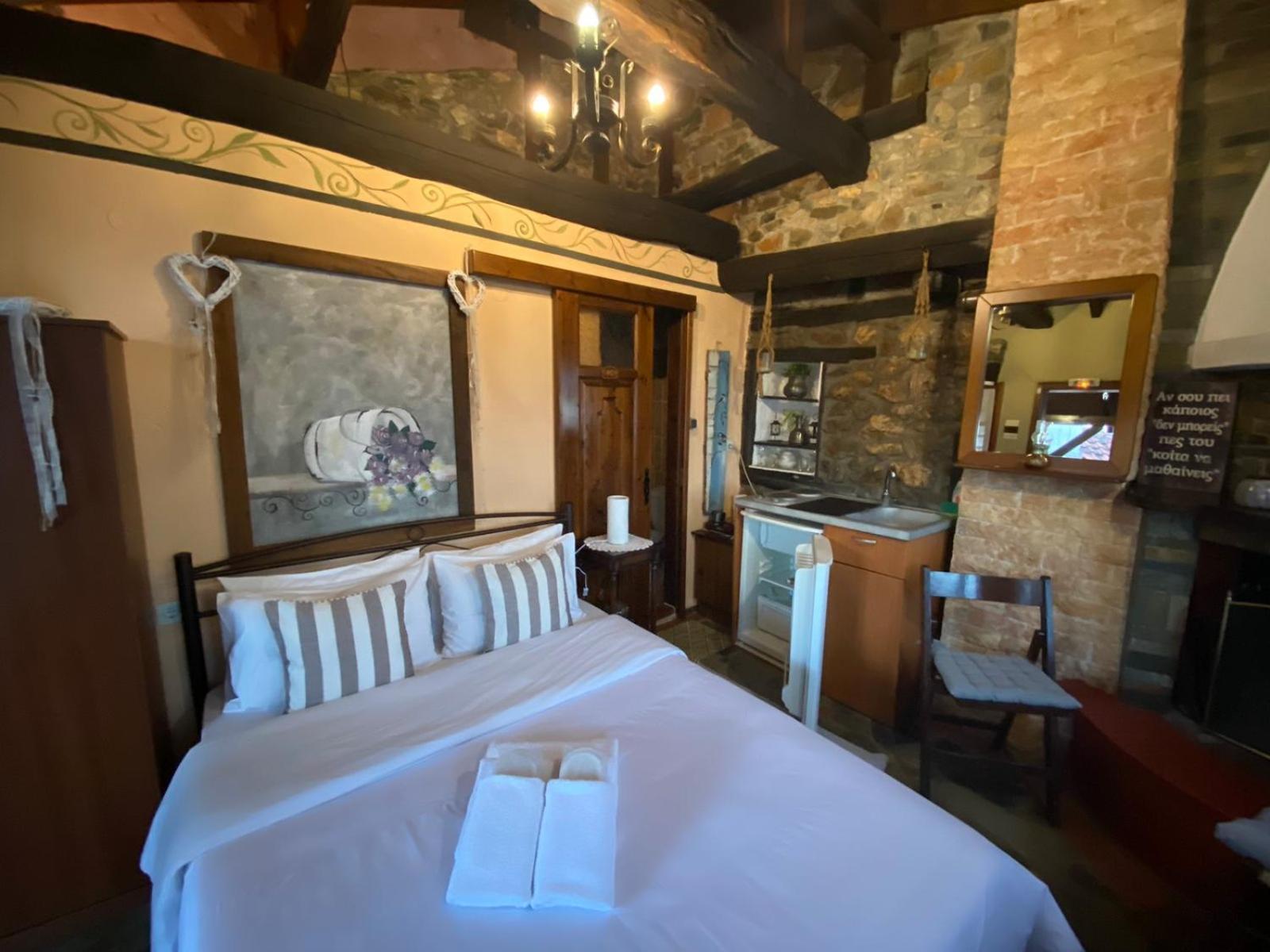 Traditional Guesthouse Erato Palaios Panteleimonas Exterior photo